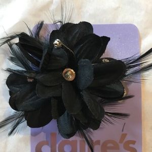 4 Flower hair clips